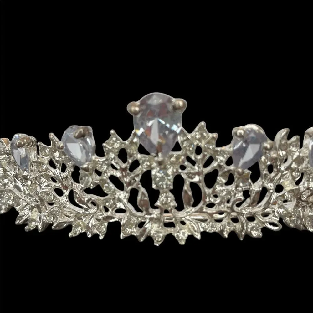 ELEGANT JEWEL TIARA FOR THAT SPECIAL DAY‎